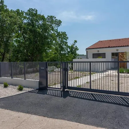 Zebra Villa Fuškulin